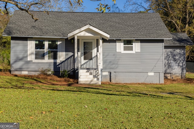 view of front of house featuring a front lawn