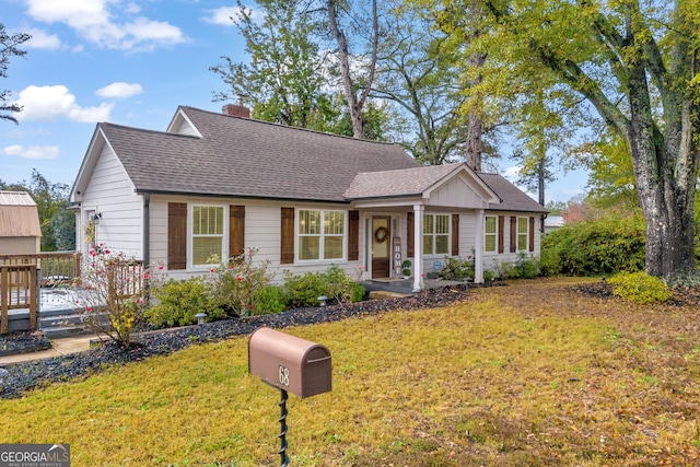 single story home with a front yard