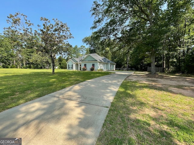 view of front facade with a front lawn