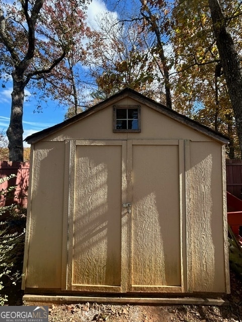 view of outbuilding