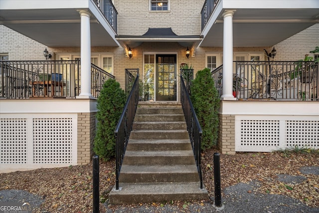 property entrance featuring covered porch