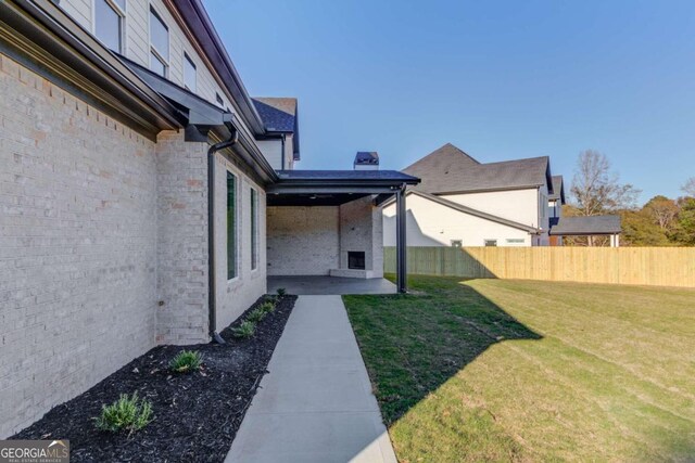 view of yard with a patio