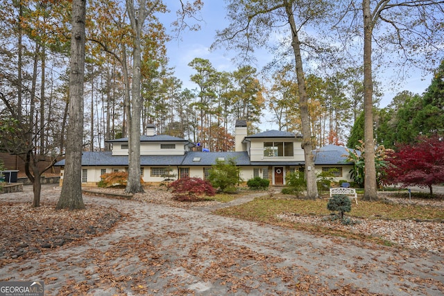 view of front of property