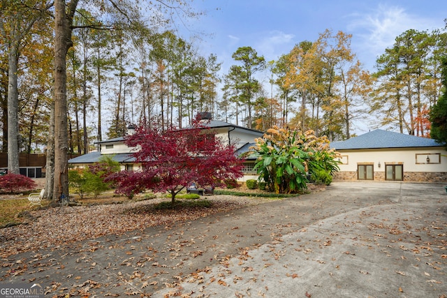 view of front of property