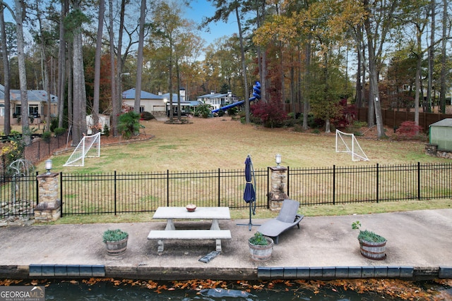 view of yard featuring a water view