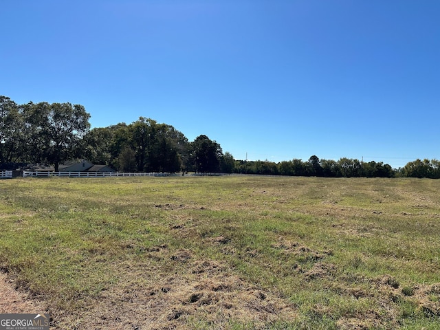 view of yard featuring a rural view