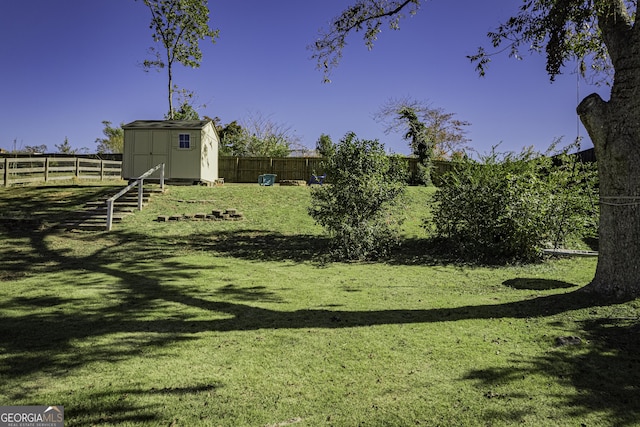 view of yard with a shed