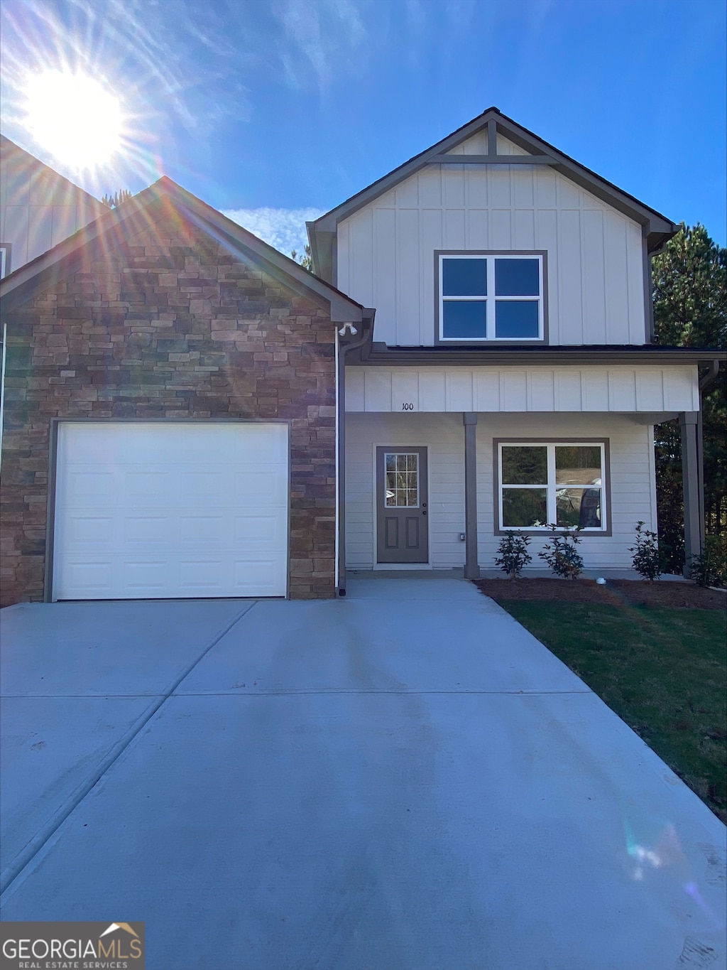 view of front of house with a garage