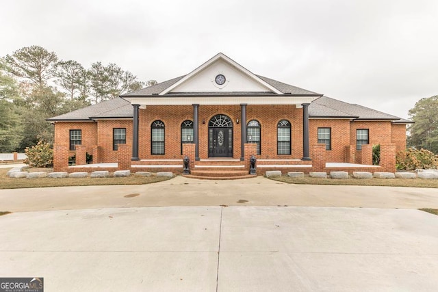 view of front of property featuring a porch