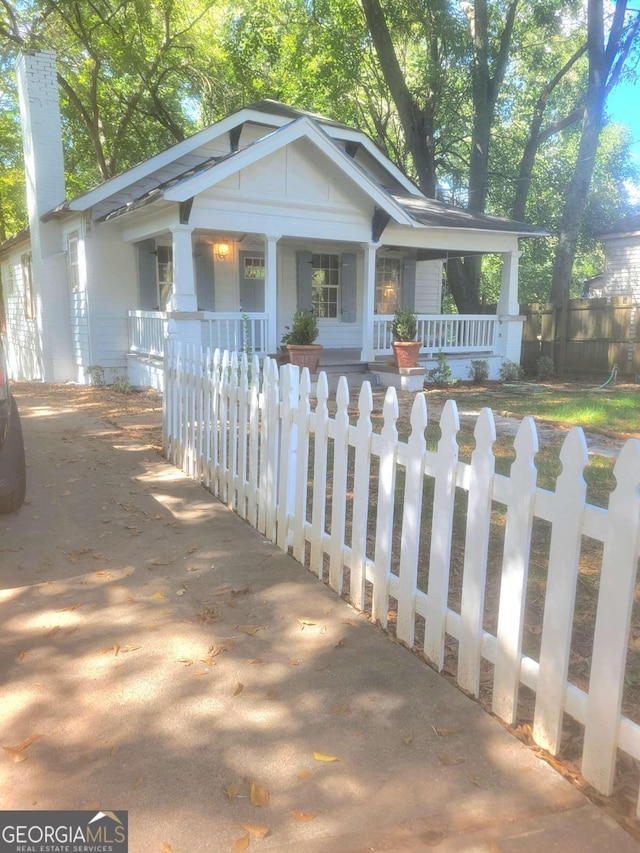 view of front of property with covered porch