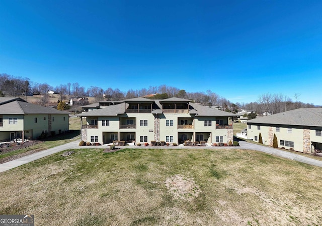 view of front of house with a front yard