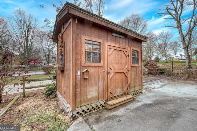 view of outbuilding