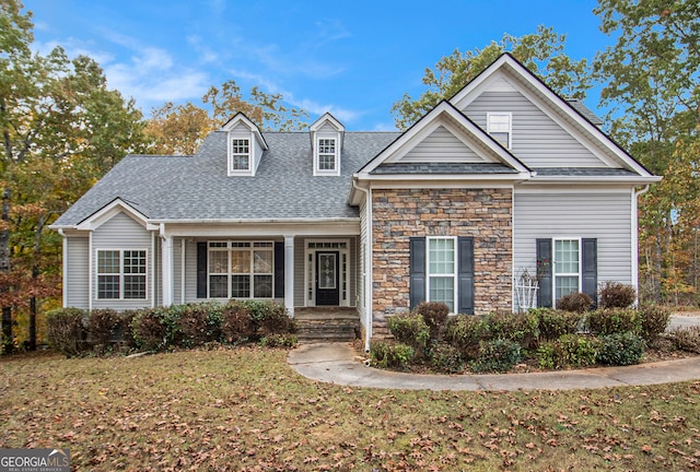 view of front of property with a front yard