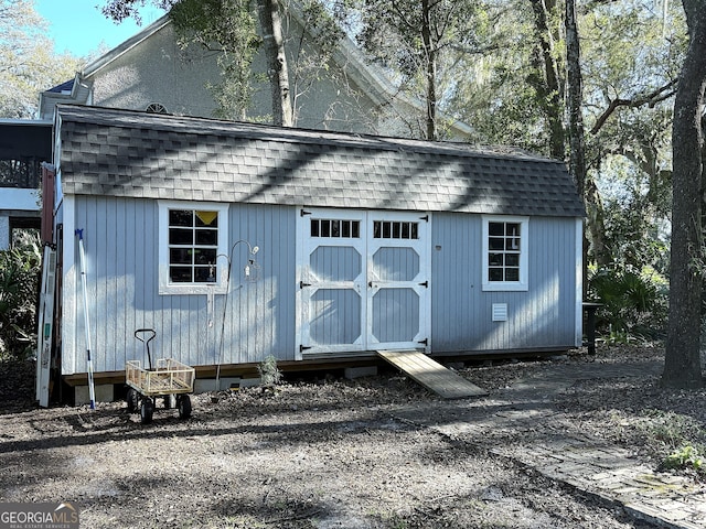 view of outbuilding