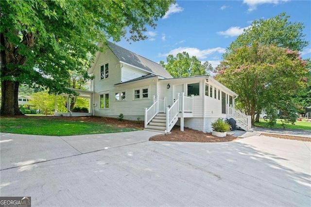 view of front of property