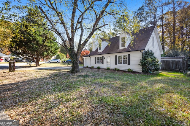 exterior space featuring a front yard