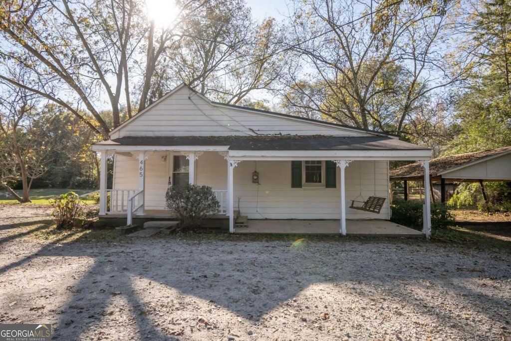 view of front of property with covered porch