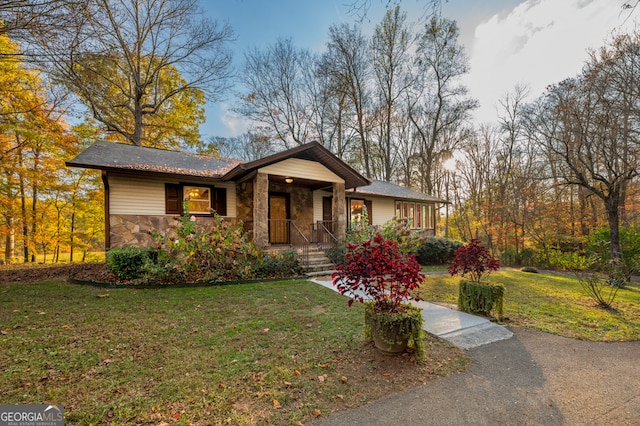 view of front of house with a front yard