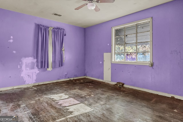 unfurnished room featuring wood-type flooring and ceiling fan