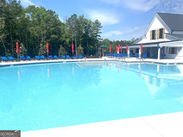 1141 Kingston Ave, Buckhead, GA 30625 - community pool with a patio area