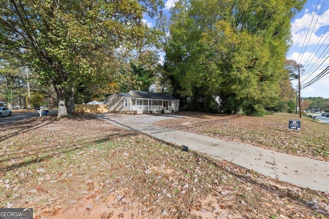 view of front of house featuring covered porch