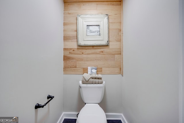 bathroom featuring toilet