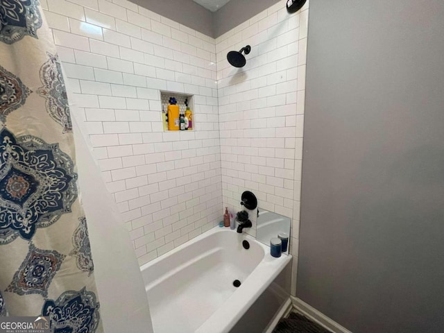 bathroom featuring shower / tub combo