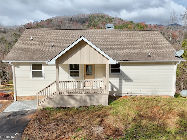 view of front of property featuring a porch