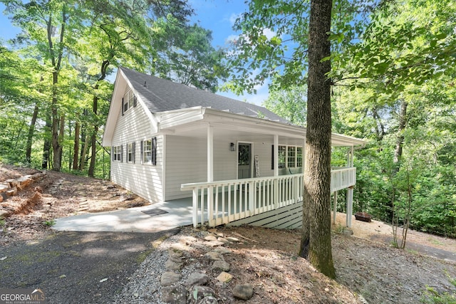 view of front of home with covered porch