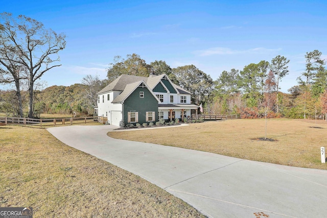 view of front of home featuring a front lawn