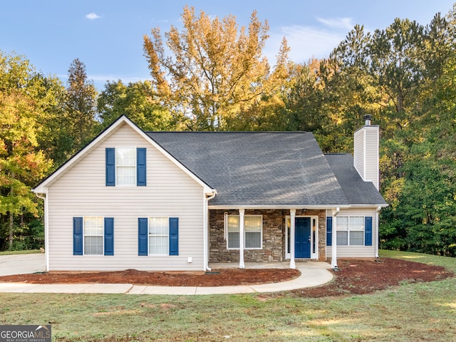 view of front of house featuring a front yard