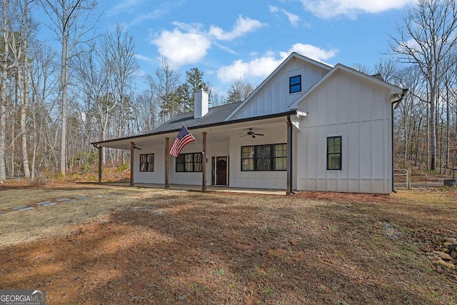 view of front of property with ceiling fan and a porch