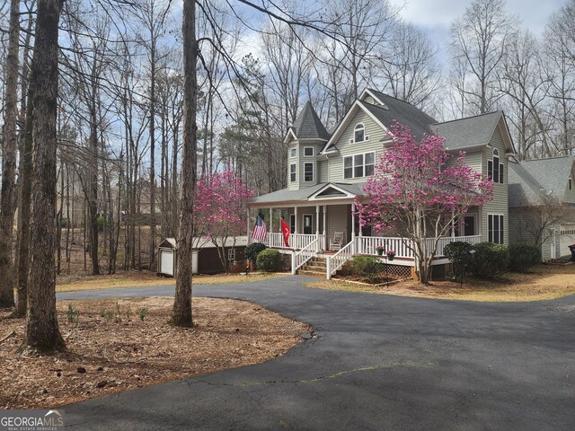 view of front facade with a porch