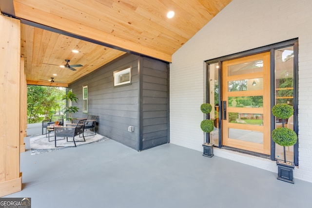 view of patio with ceiling fan and covered porch