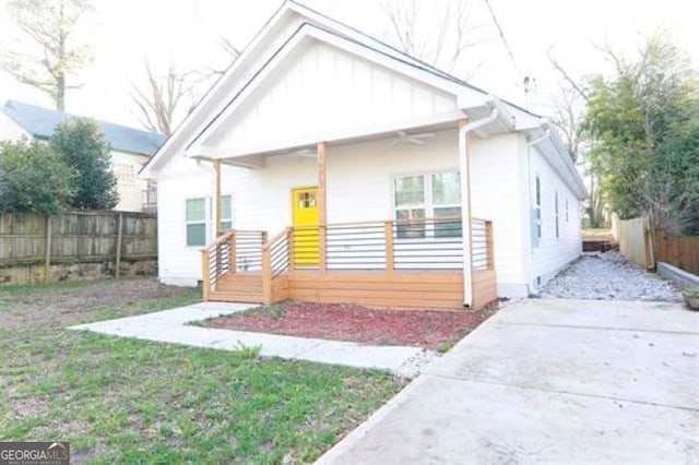 bungalow-style house featuring a porch