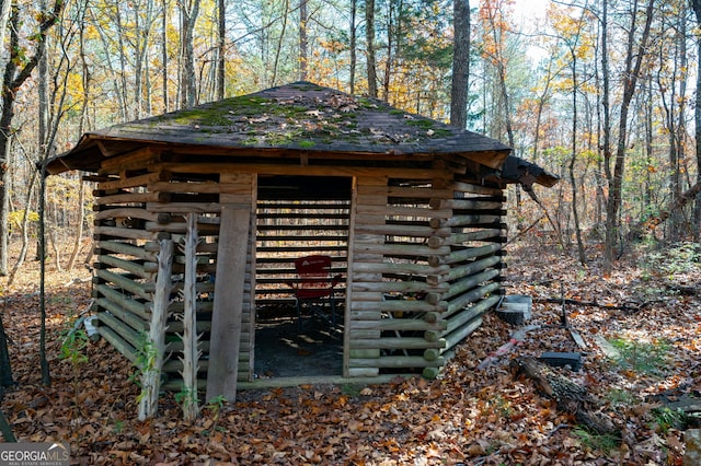 view of outbuilding