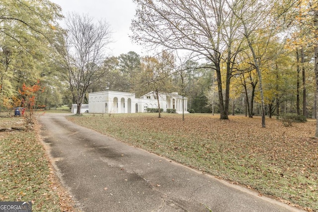 6909 Forsyth Rd, Macon, GA 31210 - view of asphalt driveway