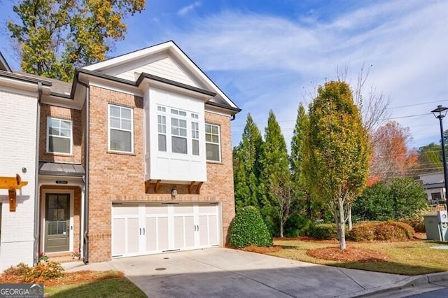 view of front facade featuring a garage