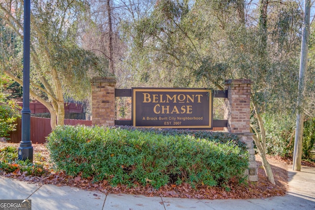 view of community / neighborhood sign