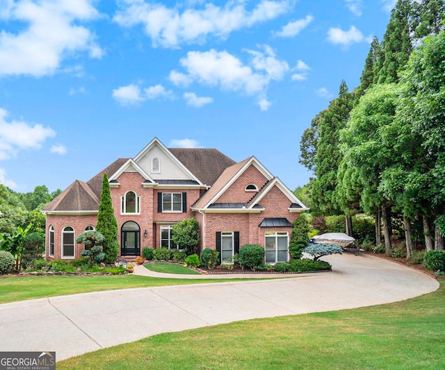 view of front of house featuring a front yard