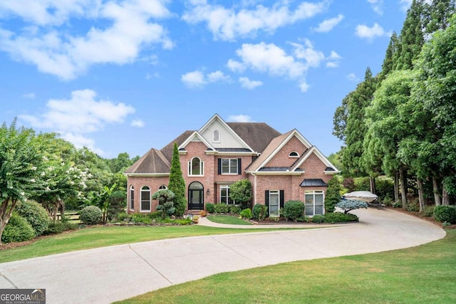 view of front of house featuring a front yard