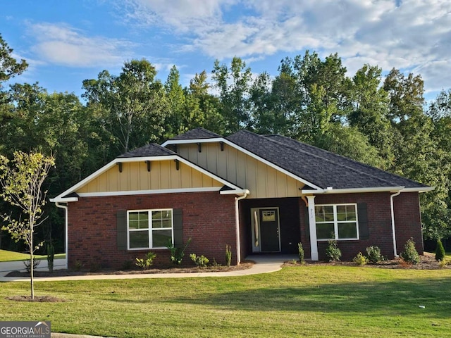 view of front of house with a front yard