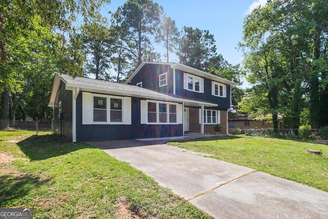 view of front of house featuring a front lawn