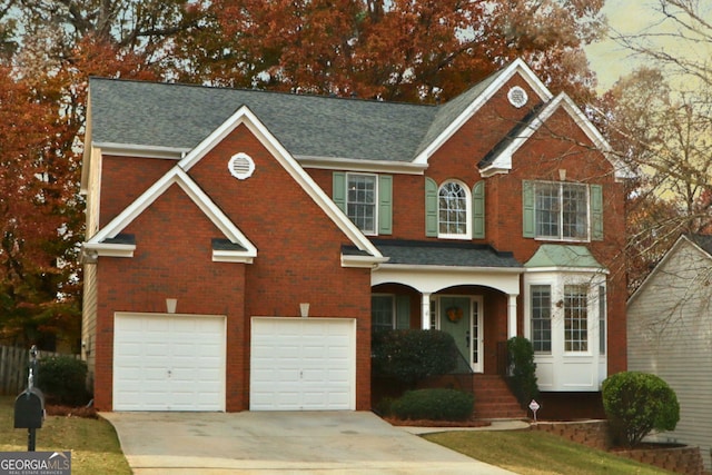 view of front property featuring a garage