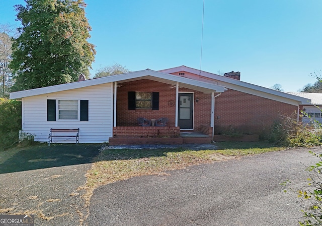 view of front facade featuring covered porch