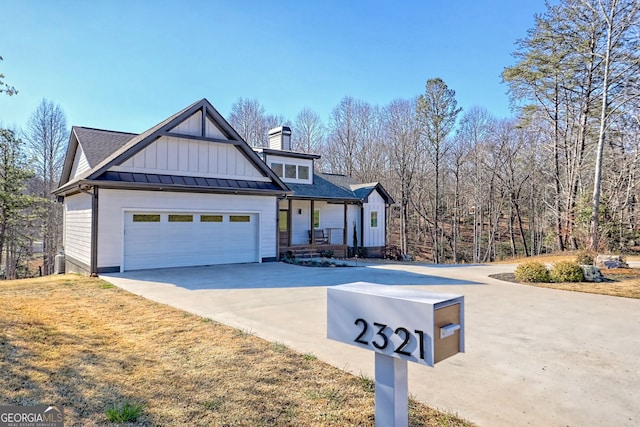 view of front of house featuring a garage