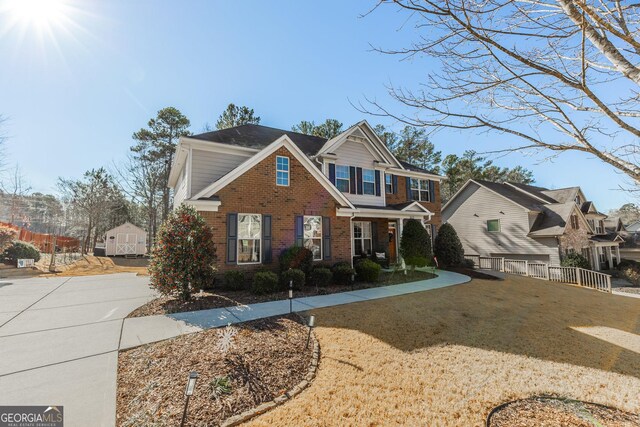 front facade featuring a front lawn