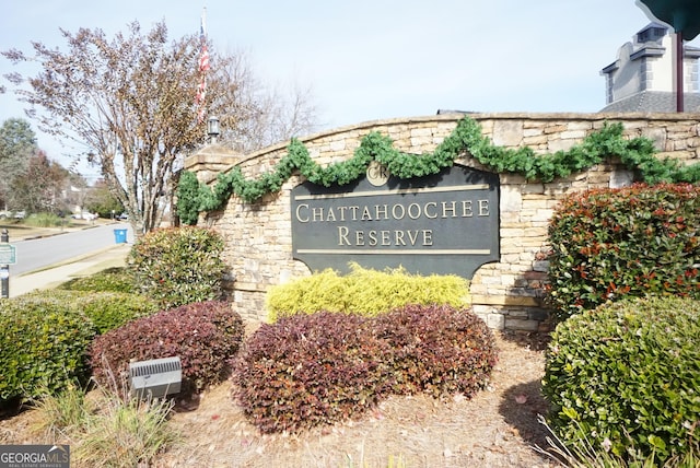 view of community / neighborhood sign