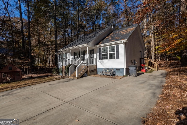 view of front of property with covered porch