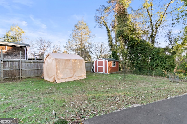 131 Logan Cir, Ellijay, GA 30540 - view of yard with a storage shed